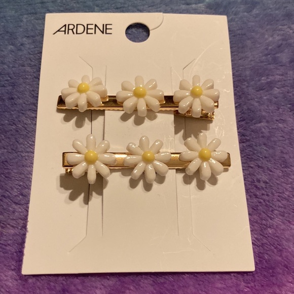 NWT⭐️ARDENE💫 Fuzzy PomPom Cat Headband and Gold Flower Clips - Picture 3 of 5